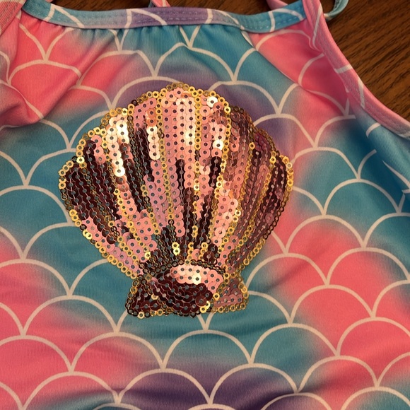 Brand New Mermaid Sequin Shell Bathing Suit, size 5t! - Picture 2 of 3